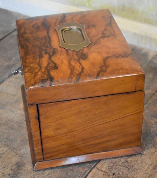 FINE QUALITY FIGURED WALNUT VICTORIAN JEWELLERY BOX - ADDITIONAL PHOTO 2