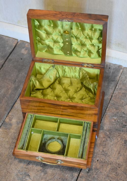 FINE QUALITY FIGURED WALNUT VICTORIAN JEWELLERY BOX - ADDITIONAL PHOTO 6