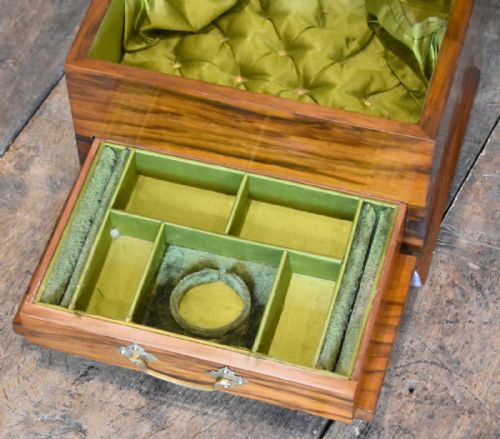 FINE QUALITY FIGURED WALNUT VICTORIAN JEWELLERY BOX - ADDITIONAL PHOTO 8