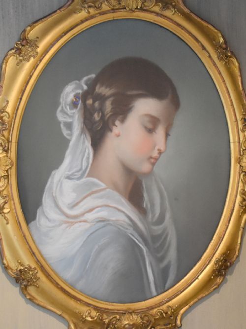 fine victorian oval pastel portrait of a lady - CATEGORY: ANTIQUE ART - DATED 1860