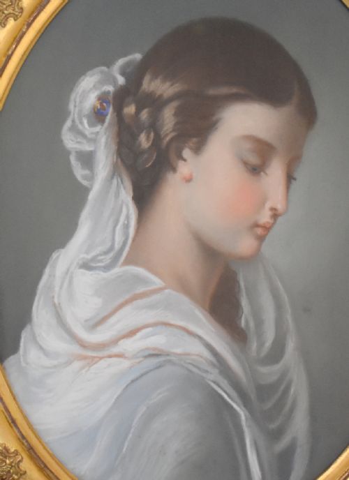 FINE VICTORIAN OVAL PASTEL PORTRAIT OF A LADY - ADDITIONAL PHOTO 1