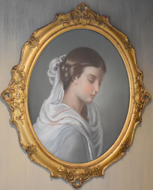 FINE VICTORIAN OVAL PASTEL PORTRAIT OF A LADY - ADDITIONAL PHOTO 4