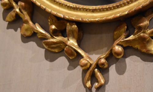 FINE OVAL CARVED GILTWOOD MIRROR - ADDITIONAL PHOTO 5