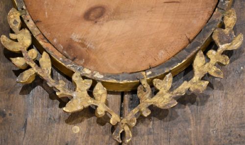 FINE OVAL CARVED GILTWOOD MIRROR - ADDITIONAL PHOTO 8