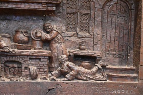 SUPERB VICTORIAN OAK CARVING OF MONKS - ADDITIONAL PHOTO 3