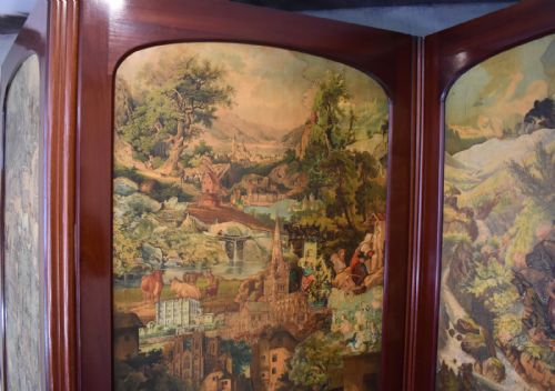 VICTORIAN MAHOGANY THREE PANEL DECOUPAGE SCREEN - ADDITIONAL PHOTO 1