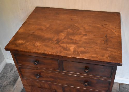FINE QUALITY MAHOGANY COMMODE CHEST - ADDITIONAL PHOTO 4