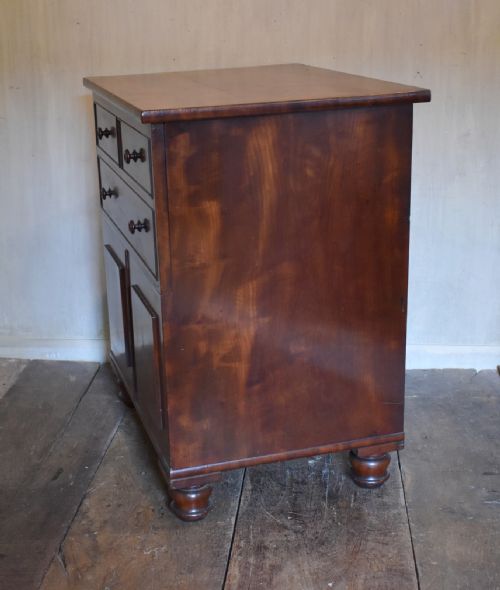 FINE QUALITY MAHOGANY COMMODE CHEST - ADDITIONAL PHOTO 7