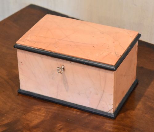 FINE QUALITY BOX IN SOLID MARBLE - ADDITIONAL PHOTO 1
