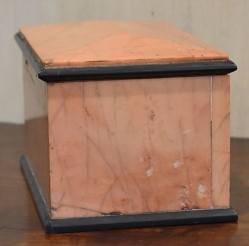 FINE QUALITY BOX IN SOLID MARBLE - ADDITIONAL PHOTO 2