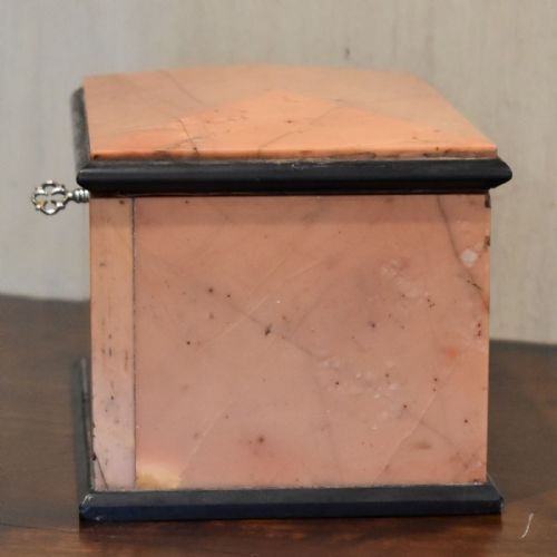 FINE QUALITY BOX IN SOLID MARBLE - ADDITIONAL PHOTO 3