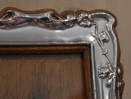 FINE ART NOUVEAU SILVER PHOTO FRAME - ADDITIONAL PHOTO 2