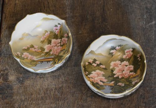 fine pair of satsuma lobed bowls - CATEGORY: ANTIQUE CERAMICS - DATED 1920
