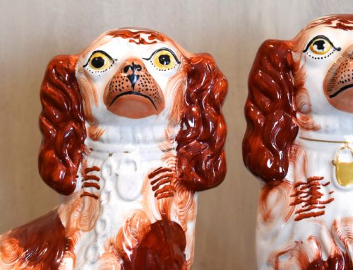 FINE PAIR OF STAFFORDSHIRE POTTERY DOGS - ADDITIONAL PHOTO 1