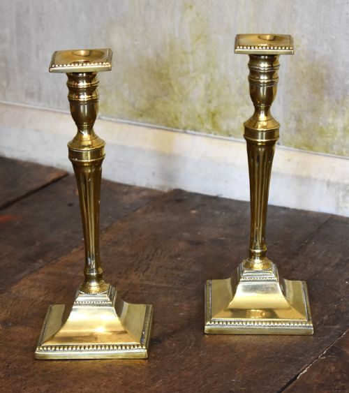 fine pair of georgian brass candlesticks - CATEGORY: ANTIQUE LIGHTING - DATED GEORGIAN