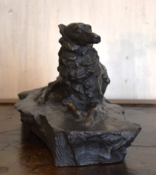 FINE BRONZE OF A RECLINING DOG - ADDITIONAL PHOTO 2
