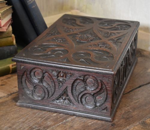 FINE CARVED OAK GOTHIC REVIVAL BOX - ADDITIONAL PHOTO 3
