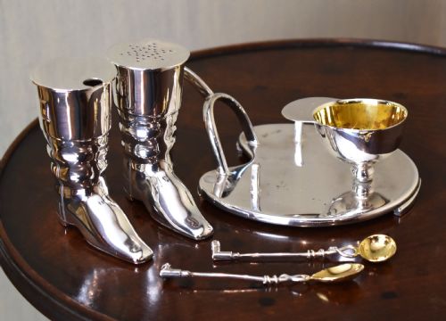 NOVELTY HUNTINGEQUESTRIAN SILVER PLATE CRUET SET - ADDITIONAL PHOTO 2
