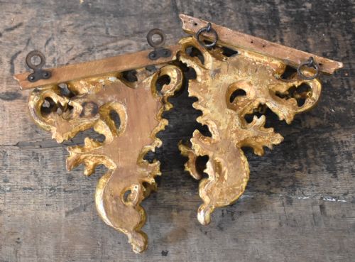 PAIR OF SMALL GILTWOOD WALL BRACKETS - ADDITIONAL PHOTO 5