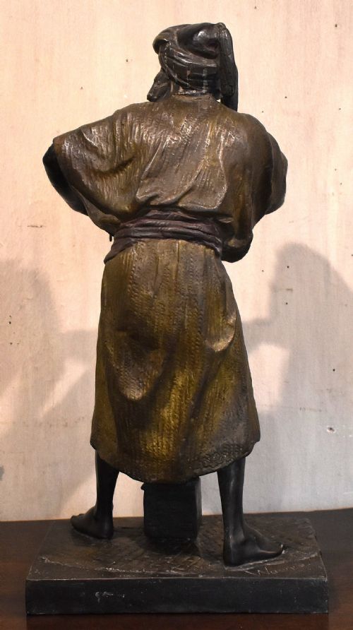 BRONZE OF AN ARAB MERCHANT BY ARTHUR WAAGEN - ADDITIONAL PHOTO 5