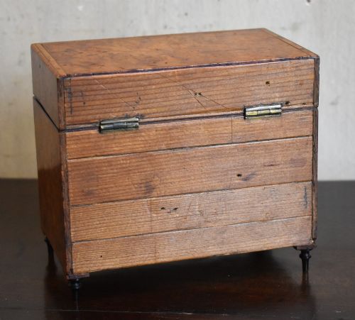SUPERB MINIATURE CHEST OF DRAWERS WRITING NECESSAIRE - ADDITIONAL PHOTO 4