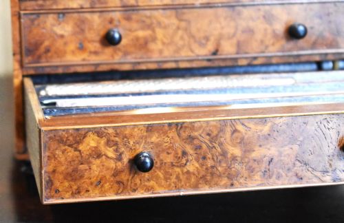 SUPERB MINIATURE CHEST OF DRAWERS WRITING NECESSAIRE - ADDITIONAL PHOTO 7