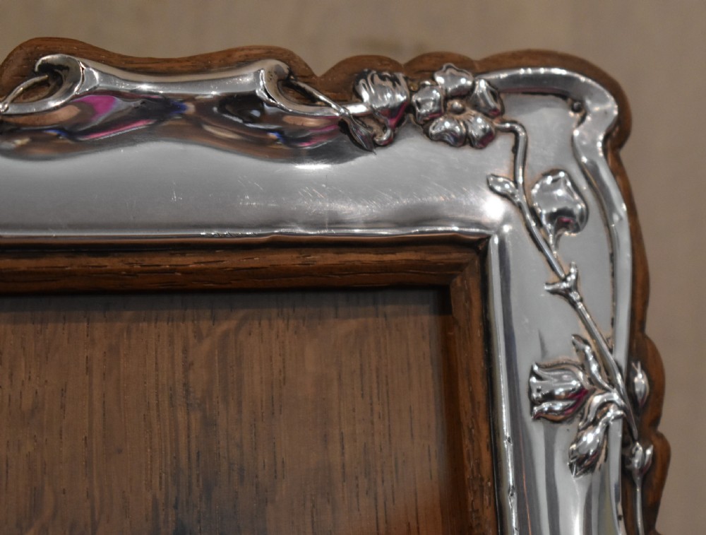 Fine Art Nouveau silver photo frame View III