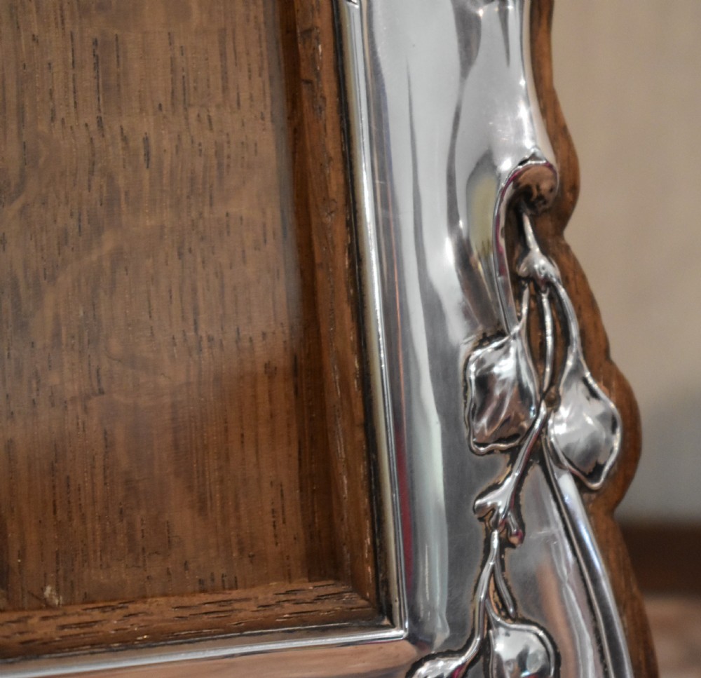 Fine Art Nouveau silver photo frame View IV