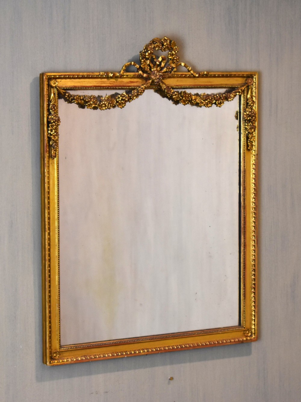 Fine Victorian gilt wall mirror