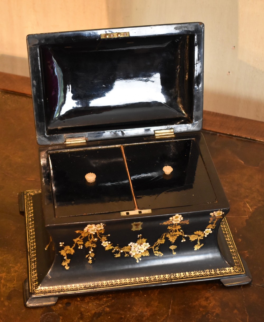 Victorian papier mache tea caddy View III