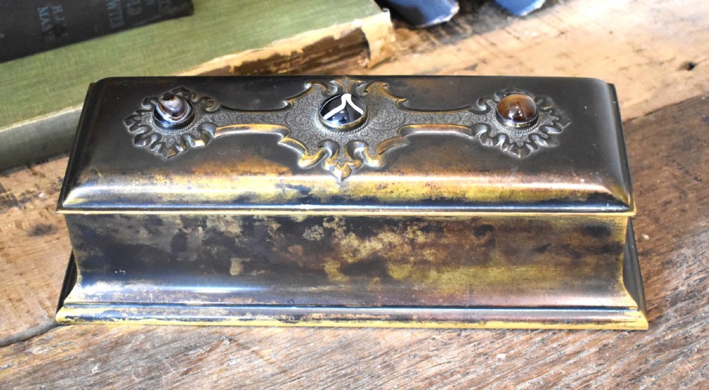 Fine Victorian agate mounted glove box View III