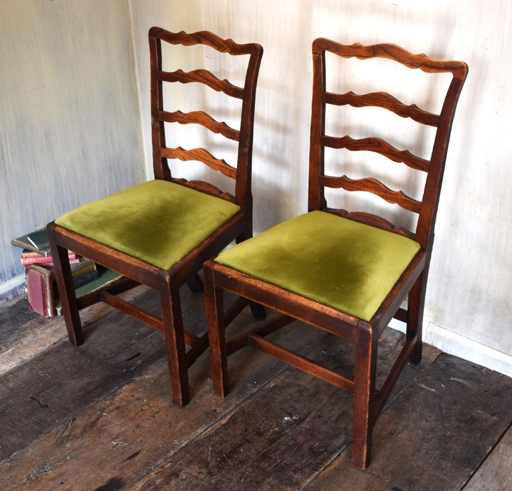 Pair of Georgian elm side chairs View V