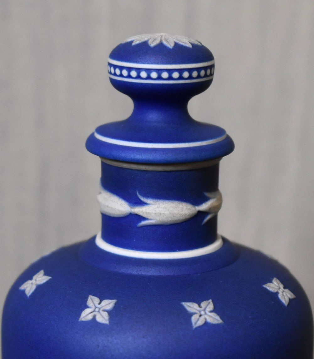 Fine wedgwood jasperware perfume bottle View V