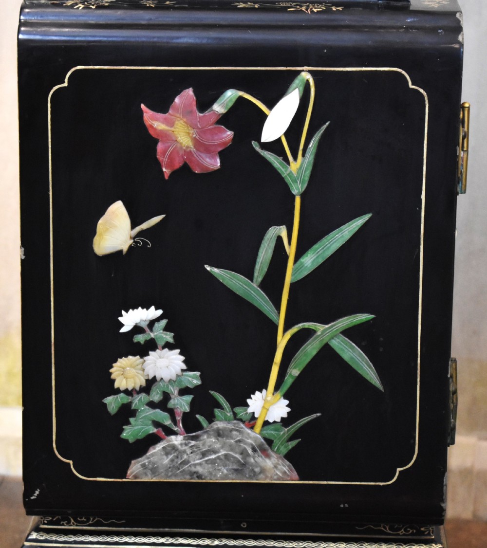 Small Chinese inlaid black lacquer cabinet View VIII