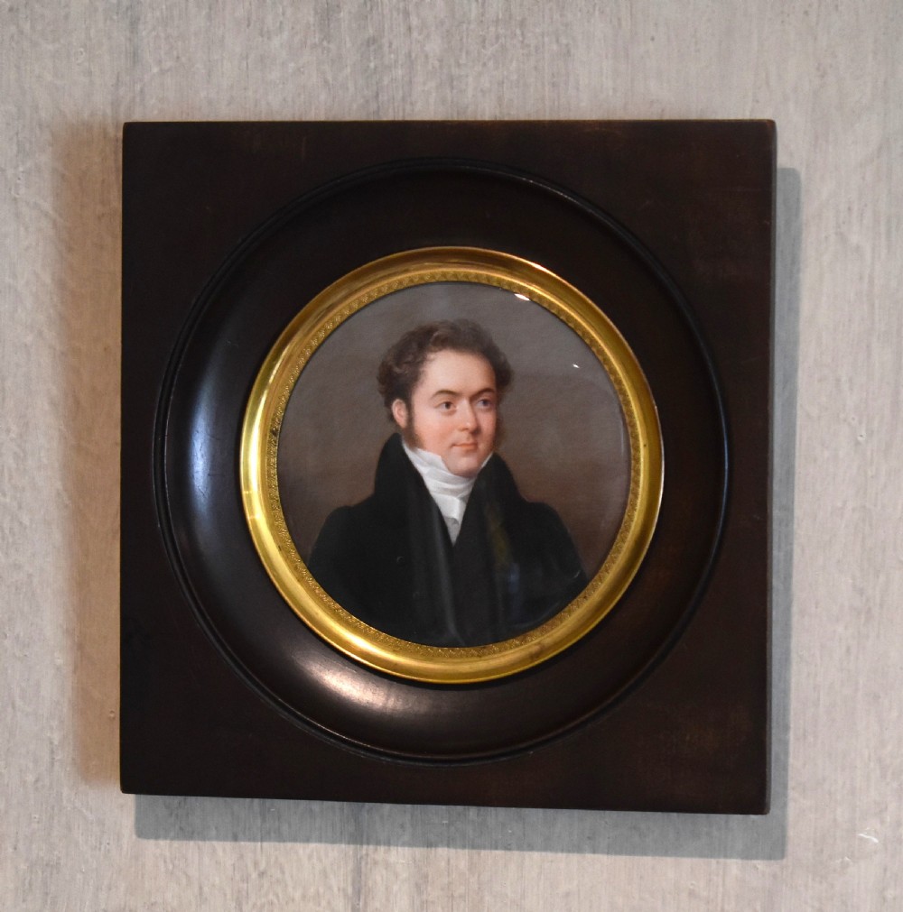 Fine miniature portrait of a gentleman