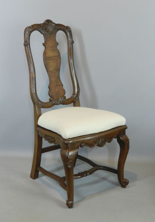 CONTINENTAL SET OF FOUR QUEEN ANNE STYLE WALNUT CHAIRS - ADDITIONAL PHOTO 4