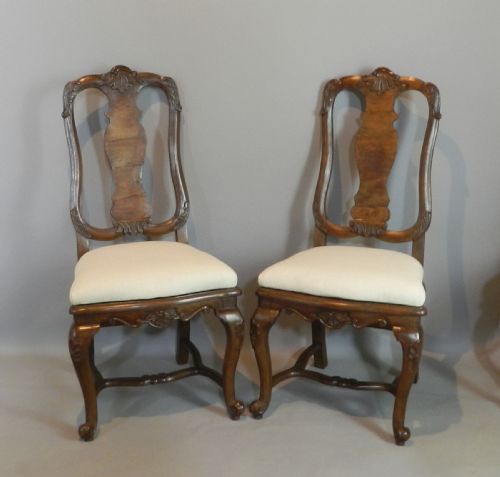 CONTINENTAL SET OF FOUR QUEEN ANNE STYLE WALNUT CHAIRS - ADDITIONAL PHOTO 5