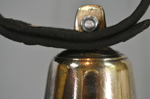 ANTIQUE PYRENEES MOUNTAIN COW BELL IN BRASS - ADDITIONAL PHOTO 6