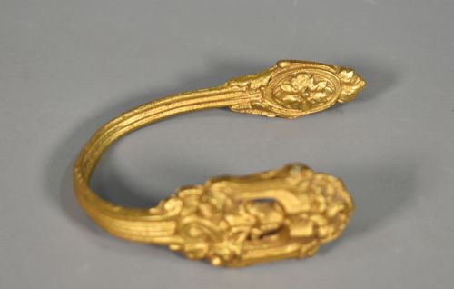 PAIR FRENCH BRONZE CURTAIN TIEBACKS LOUIS XVI STYLE - ADDITIONAL PHOTO 6