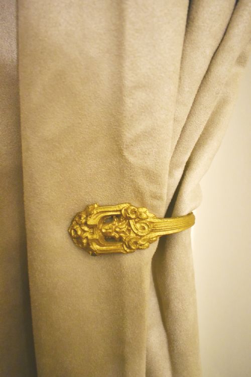 PAIR FRENCH BRONZE CURTAIN TIEBACKS LOUIS XVI STYLE - ADDITIONAL PHOTO 13