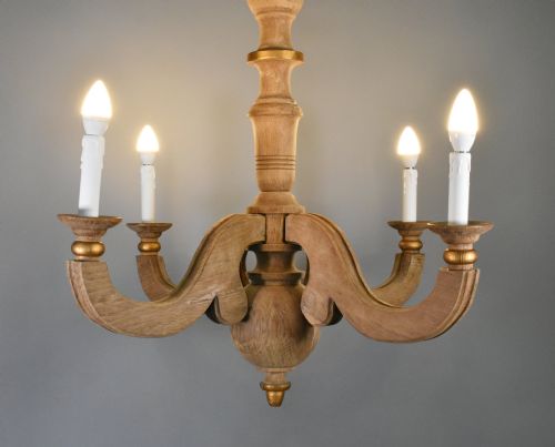 FRENCH PROVINCIAL FOUR ARM CHANDELIER IN SOLID OAK - ADDITIONAL PHOTO 3