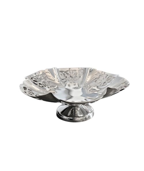 fig 1. A hallmarked sterling silver bonbon dish featuring a pierced scalloped rim and a short pedestal foot.