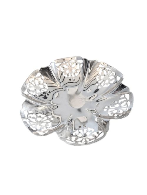 fig 2. A hallmarked sterling silver bonbon dish featuring a pierced scalloped rim and a short pedestal foot.