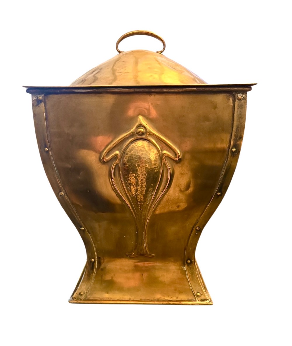 Antique Art Nouveau Brass Coal Scuttle Box with Lid & Liner circa 1895-1910