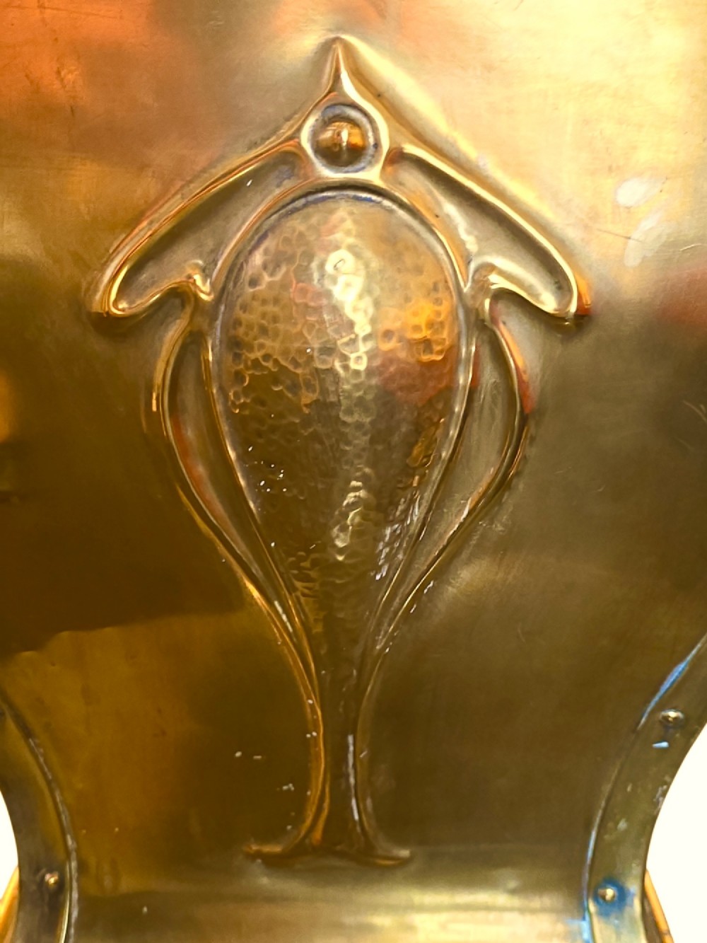 Antique Art Nouveau Brass Coal Scuttle Box with Lid & Liner circa 1895-1910 View II