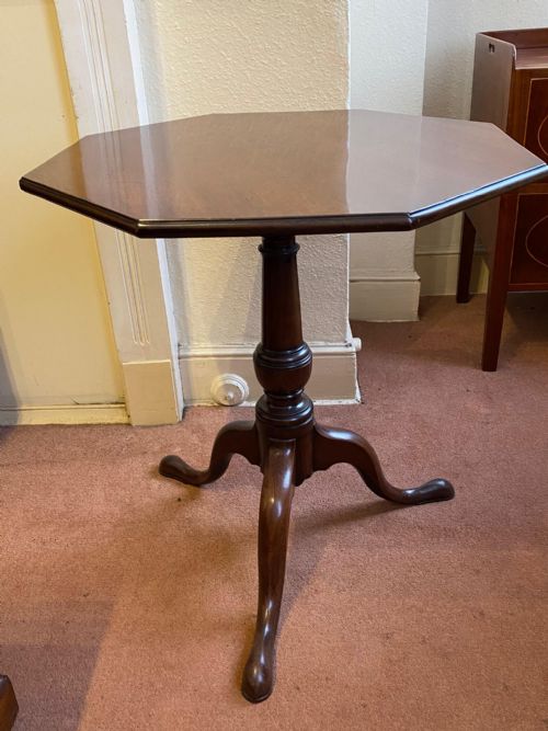 LATE 18TH CENTURY OCTAGONAL TILTTOP OCCASIONAL TABLE - ADDITIONAL PHOTO 1