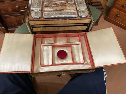 SUPERB QUALITY LADYS DRESSINGJEWELLERY CASE - ADDITIONAL PHOTO 11
