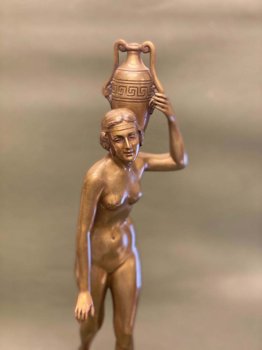 Schmidt-Hofer - Bronze female nude with 'amphora' on marble base. Signed. View III