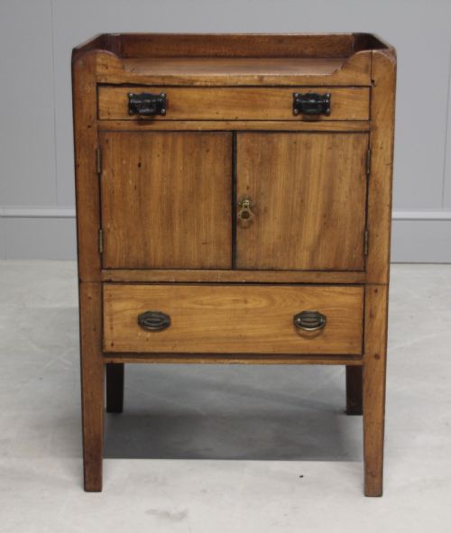 A Regency Mahogany Night Stand