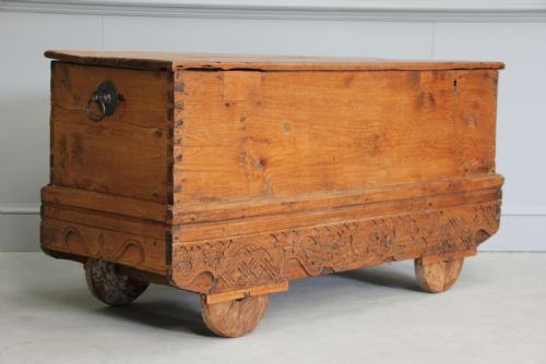 fig 1. AN 18TH CENTURY INDIAN DOWRY CHEST